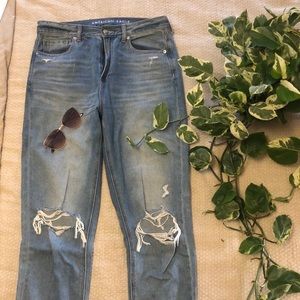 American Eagle Outfitters mom jean